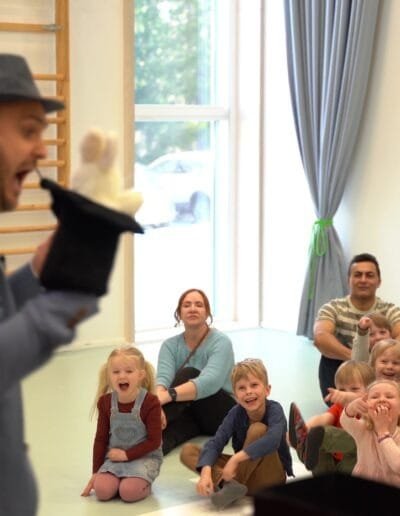 Esiintyjä päiväkotiin