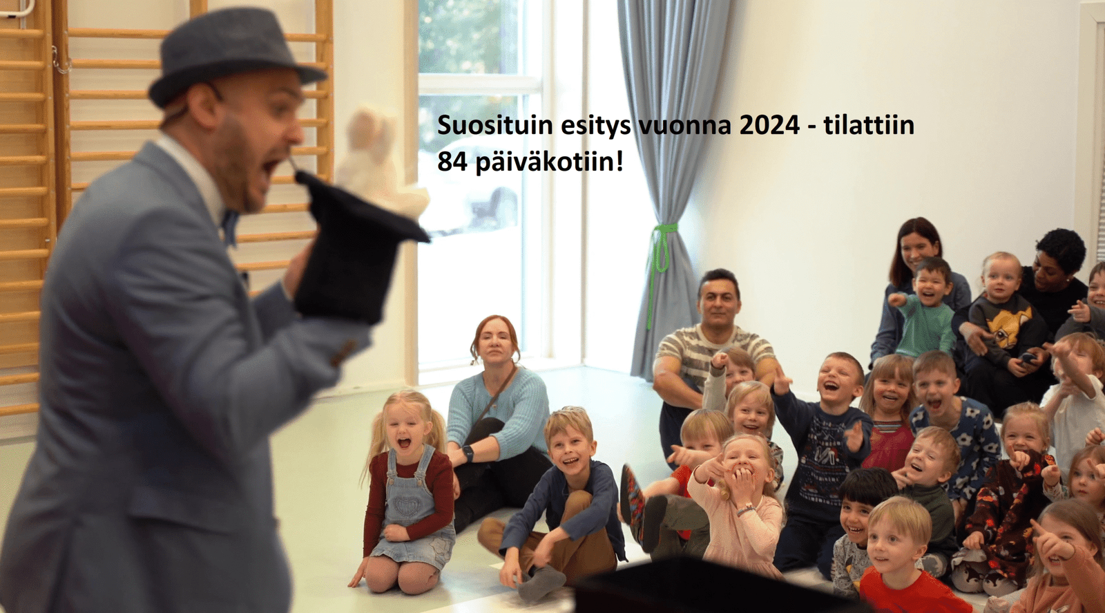 Taikuri päiväkotiin on loistavaa viihdettä lapsille Taikuri päiväkotiin tekee vaikutuksen lapsiin